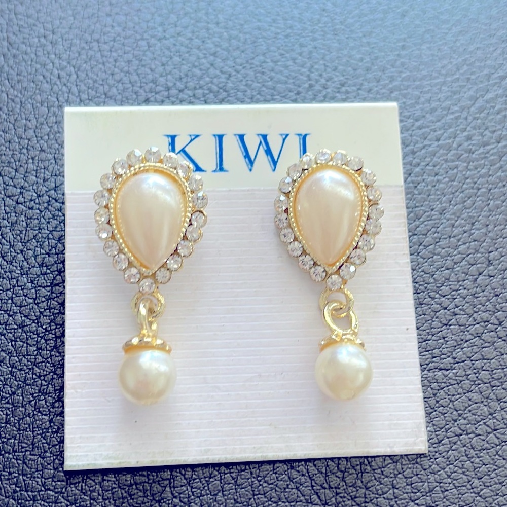 NWT - Pearl Earrings (Fashion Jewelry)